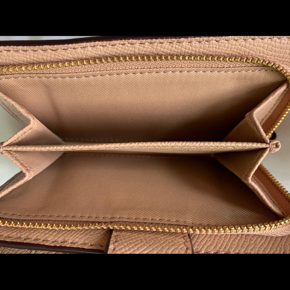 Coach Wallet - Picture 4 of 5